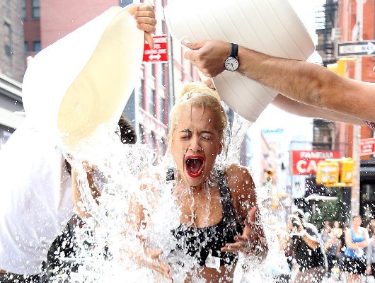 Arti Mimpi Disiram Air