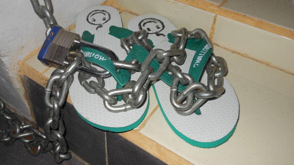 Mimpi Kehilangan Sandal